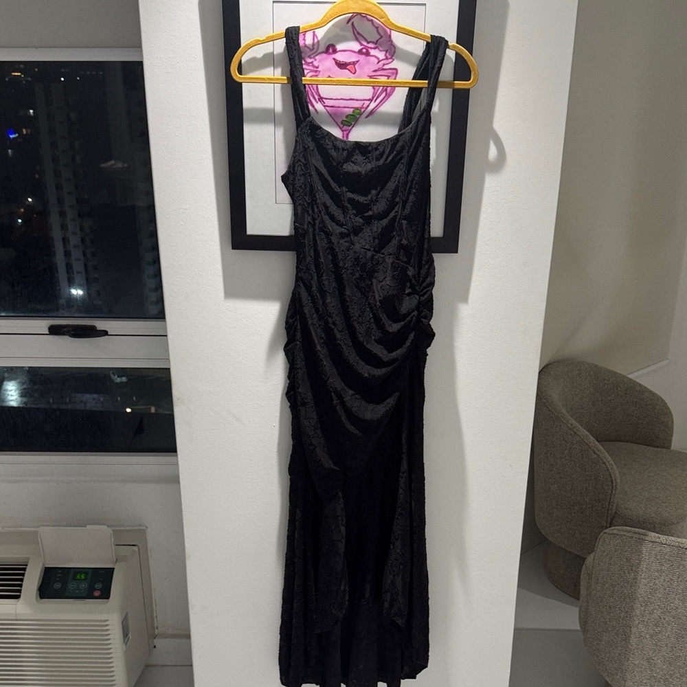 Chic Black Midi Dress